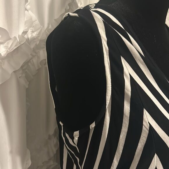 NWT Chelsea and Theodore maxi dress small   F - Picture 5 of 8